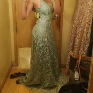 MINT PROM DRESS SIZE 5
